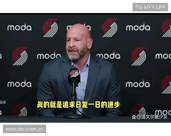 杨瀚森训练间隙买了几千块护肤品？这画风和球场上完全不搭啊！